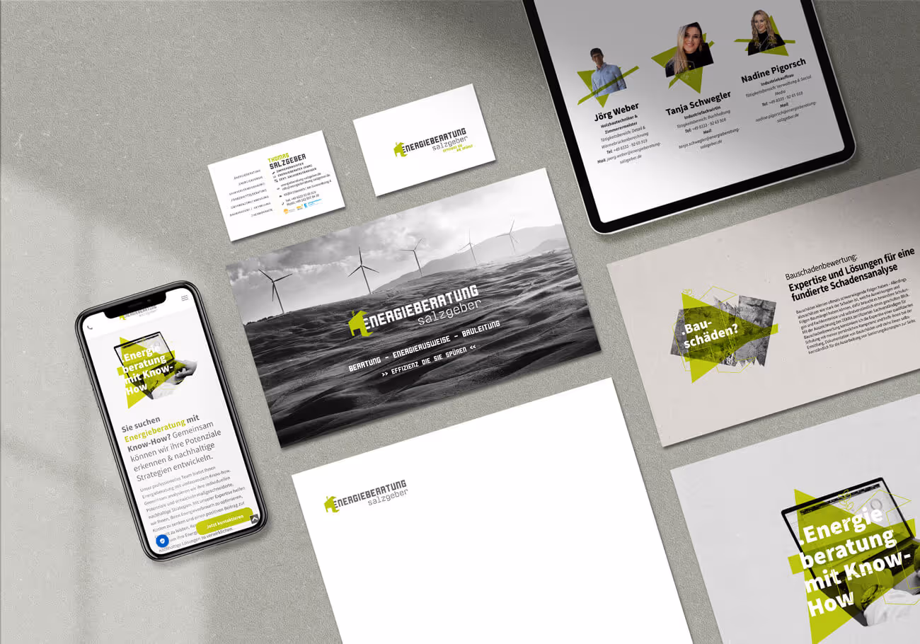 Zusammenstellung mehrerer Markenprodukte, die für das mittelständische Unternehmen erstellt wurden. Gezeigt werden Visitenkarten, Briefpapier, Website auf Handy und Tablet sowie Flyer und Banner-Werbung,